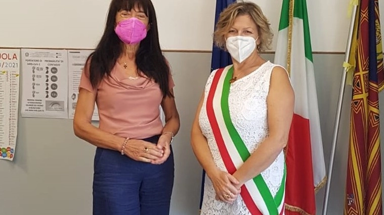 La dirigente scolastica Giuliana Cardelli con il sindaco Sondra Coizzi