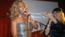 Toni Green, cantante soul, durante un’esibizione