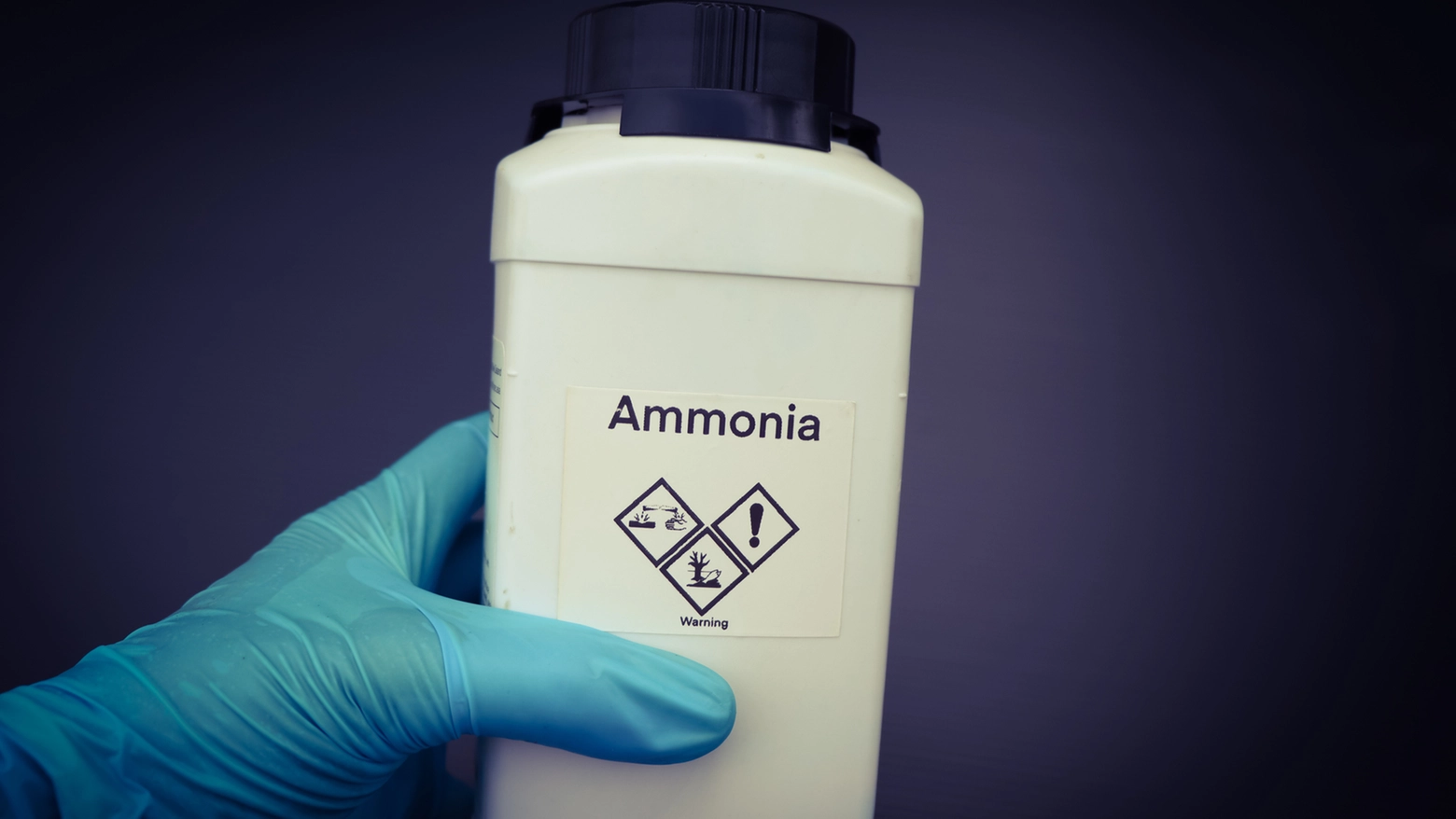 Aggressione con l'ammoniaca (foto di repertorio)