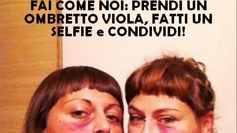 Valentina Lucchetti e la sorella lanciano il selfie contro la violenza sulle donne