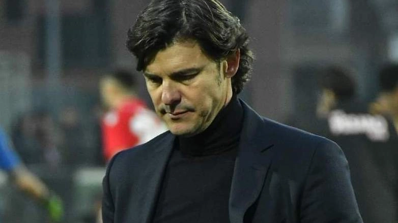 L'allenatore della Vis Pesaro Simone Pavan