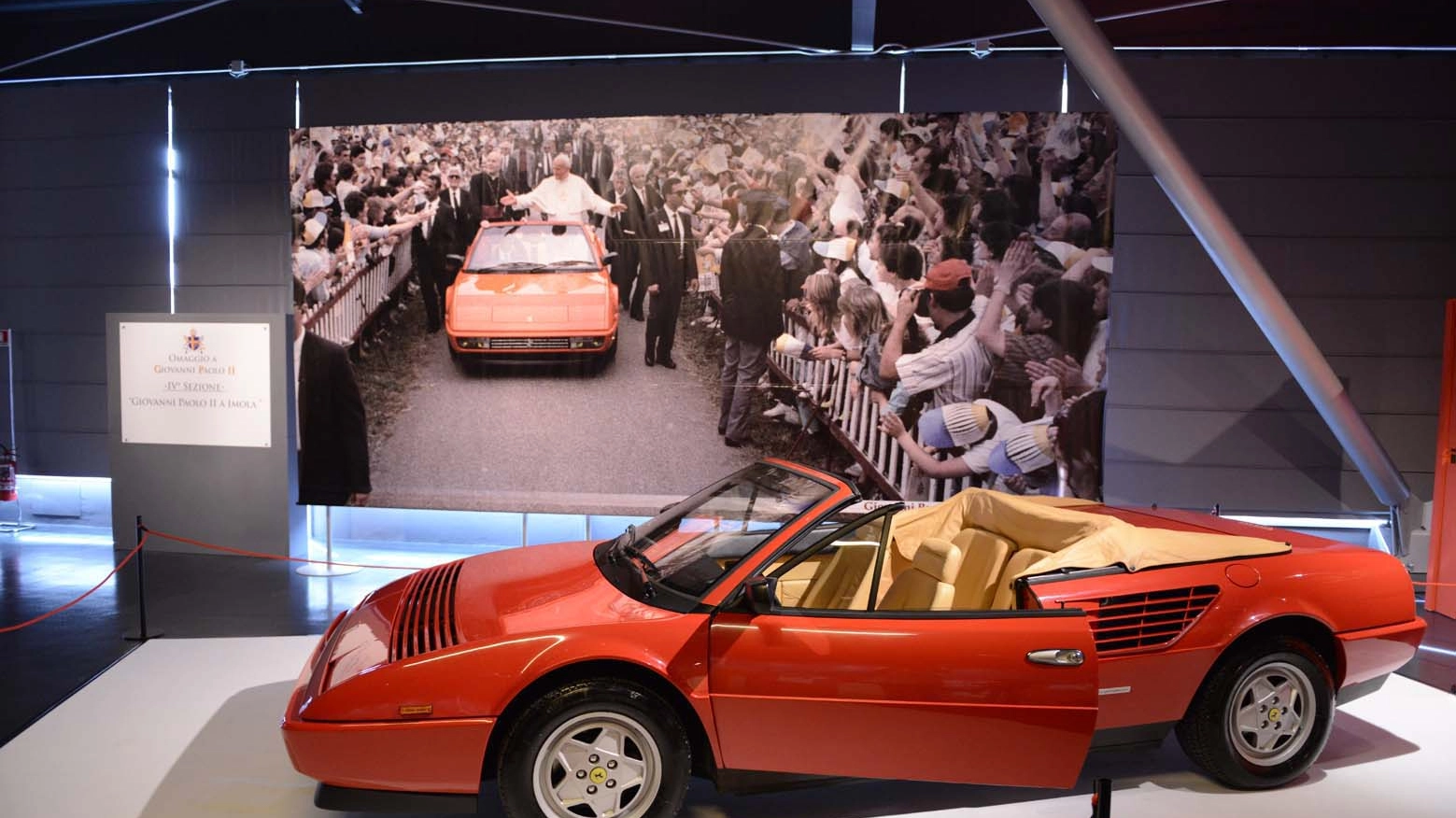 La Ferrari che il Papa usò nello stabilimento di Fiorano (foto Isolapress)