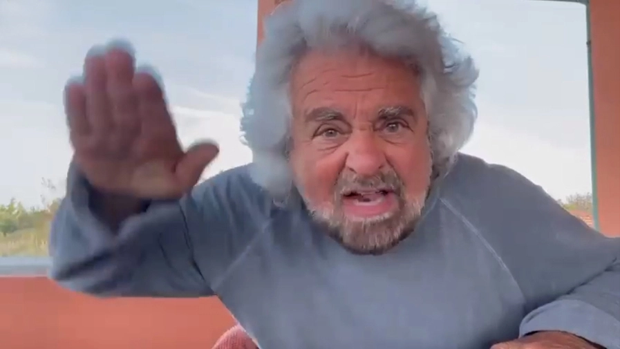 Beppe Grillo nel video sui social