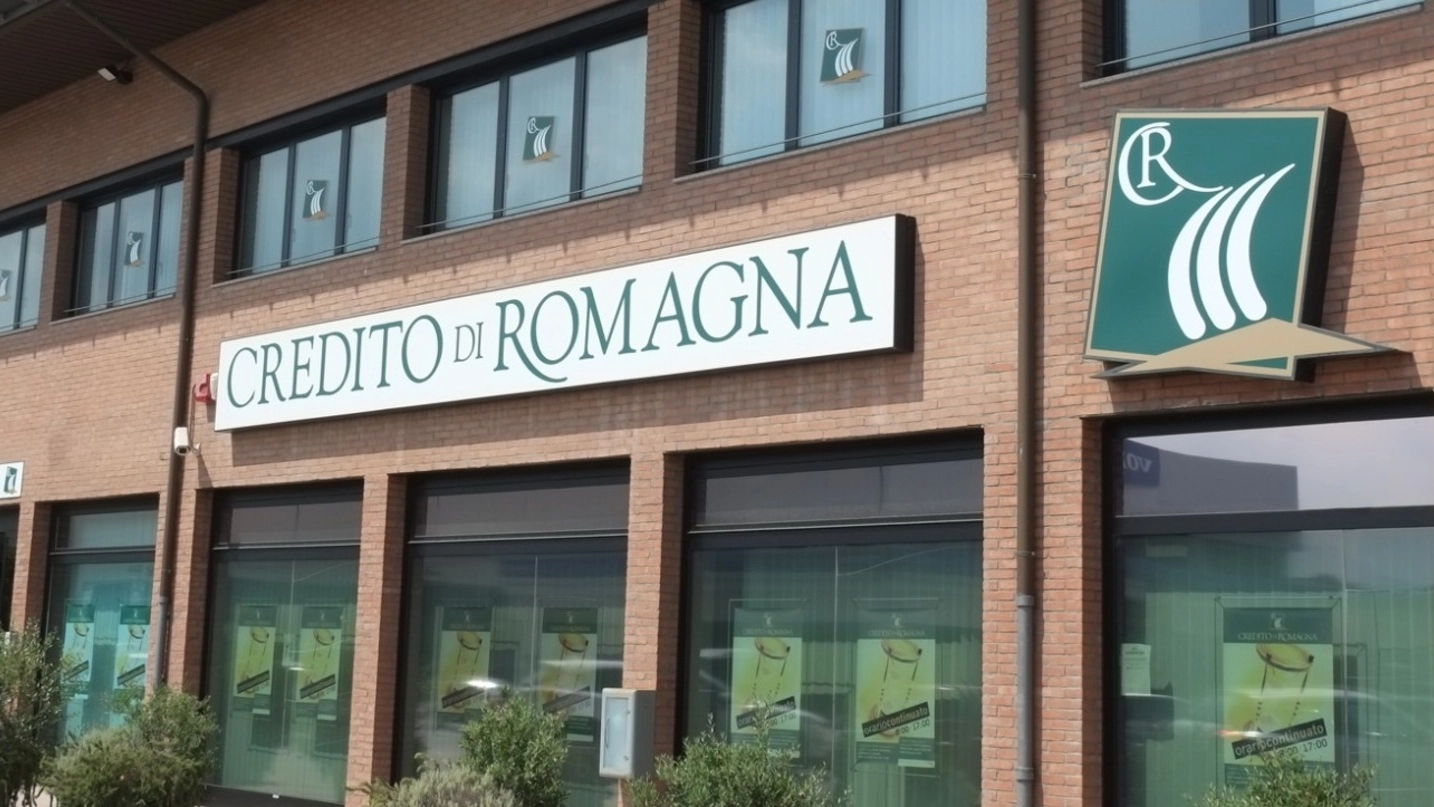 La sede centrale del Credito di Romagna in via Ravegnana a Folrì (Foto Fantini)