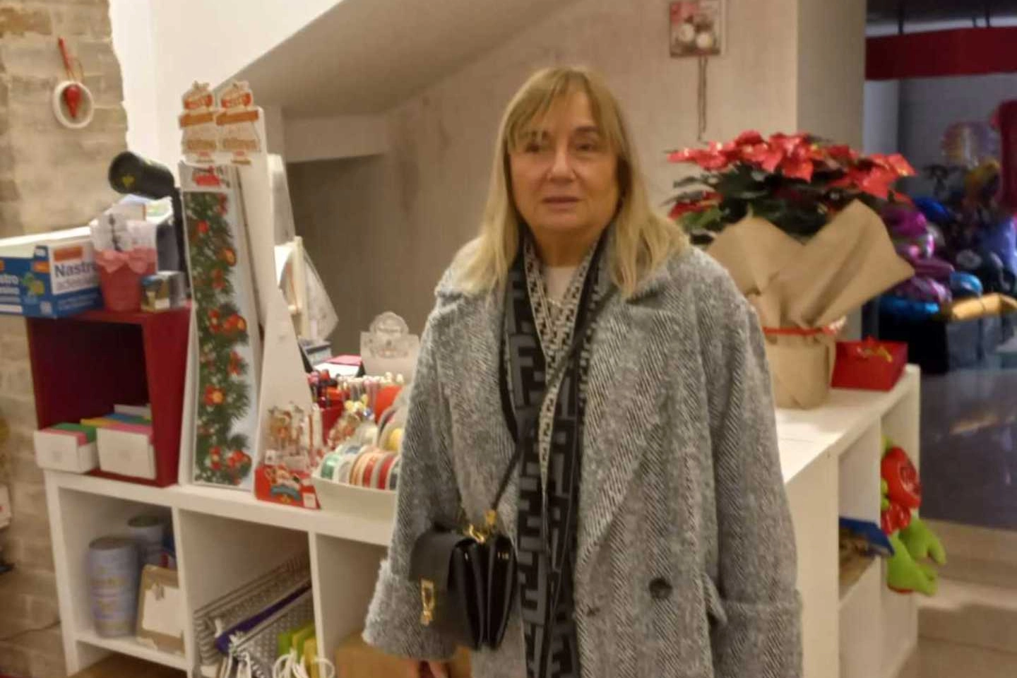 Tiziana Frontini, titolare di "Up", negozio di articoli da regalo in via Garibaldi a Macerata