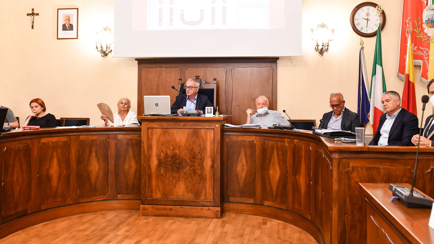 Una seduta del consiglio comunale di luglio a Civitanova