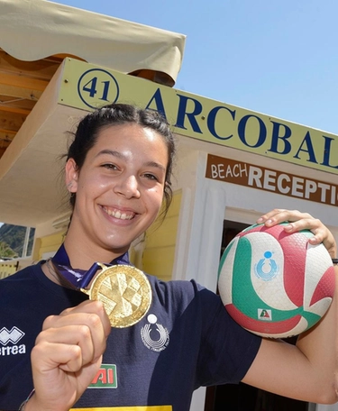 Volley, Valentina Bartolucci da Pesaro al tetto d’Europa: "Dedico l'oro a mio nonno"