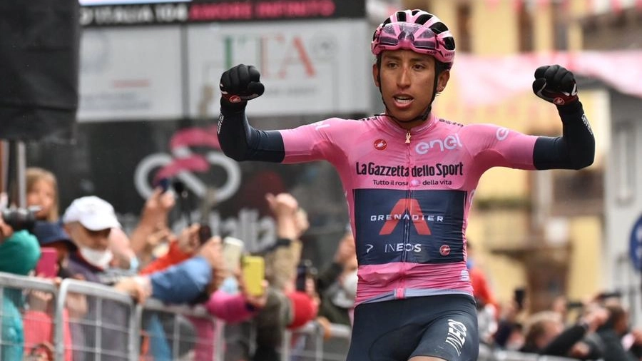 Il vincitore del Giro d'Italia 2021 Egan Bernal