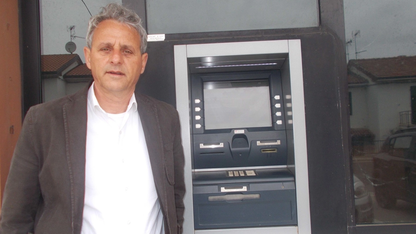 Il sindaco del comune in provincia di Cesena da mesi sta cercando un istituto che apra una filiale: nel capoluogo c’è solo un bancomat