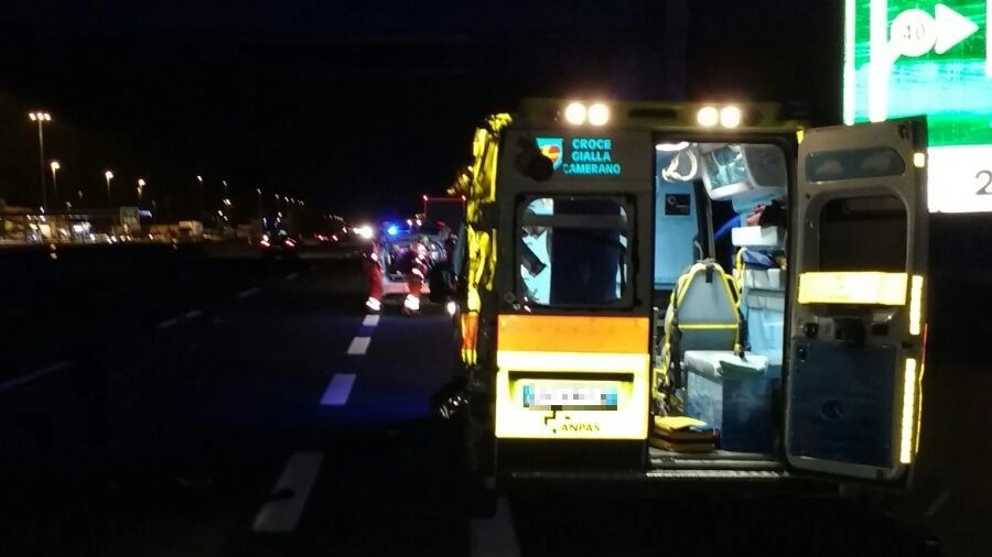 Numana, ambulanza coinvolta in un incidente in A14