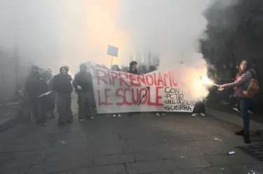 Manifestazione del Cua oggi a Bologna, corteo da piazza Verdi: “Riprendiamoci le scuole”