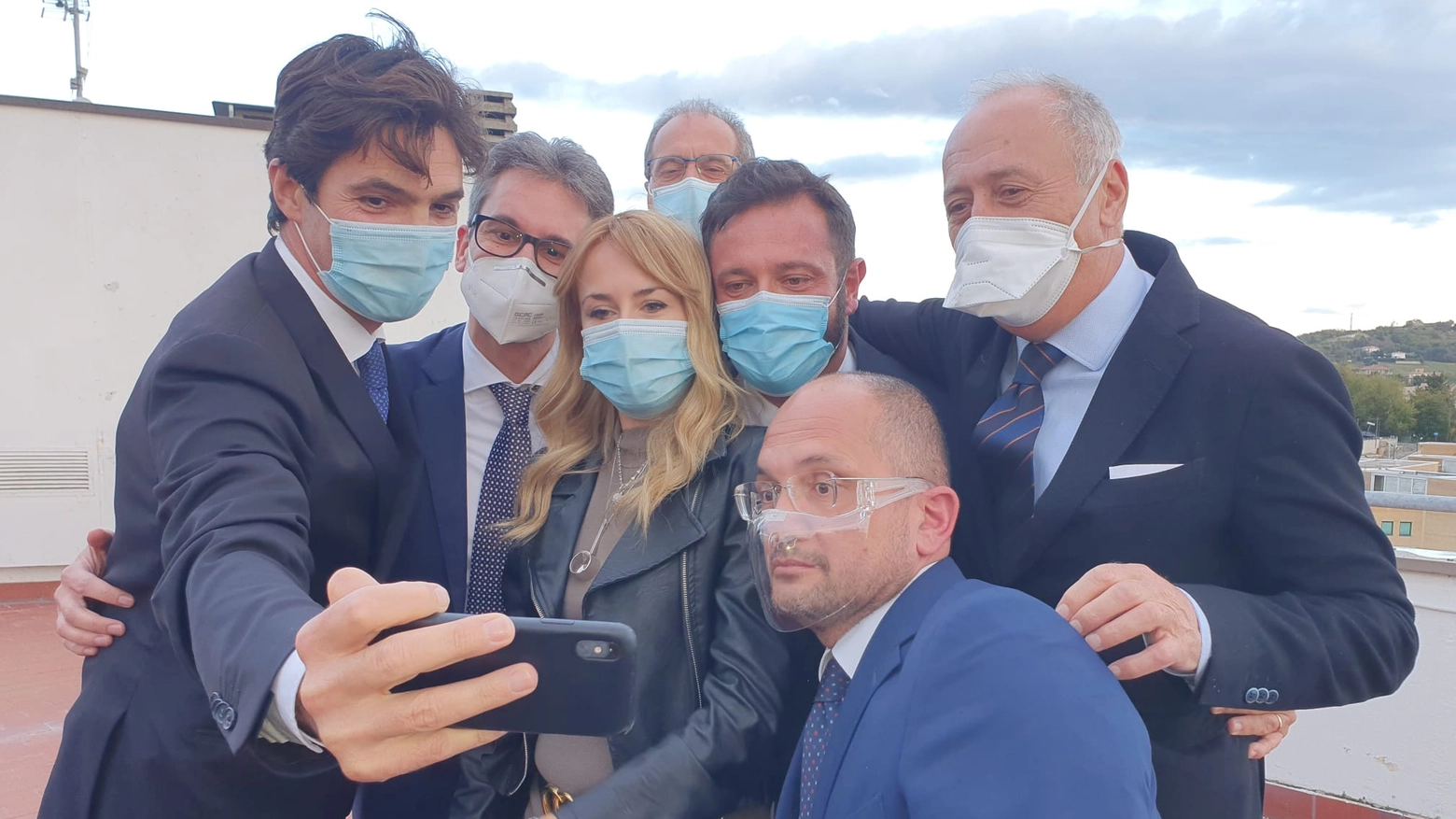 Selfie di Giunta per la nuova squadra di Francesco Acquaroli
