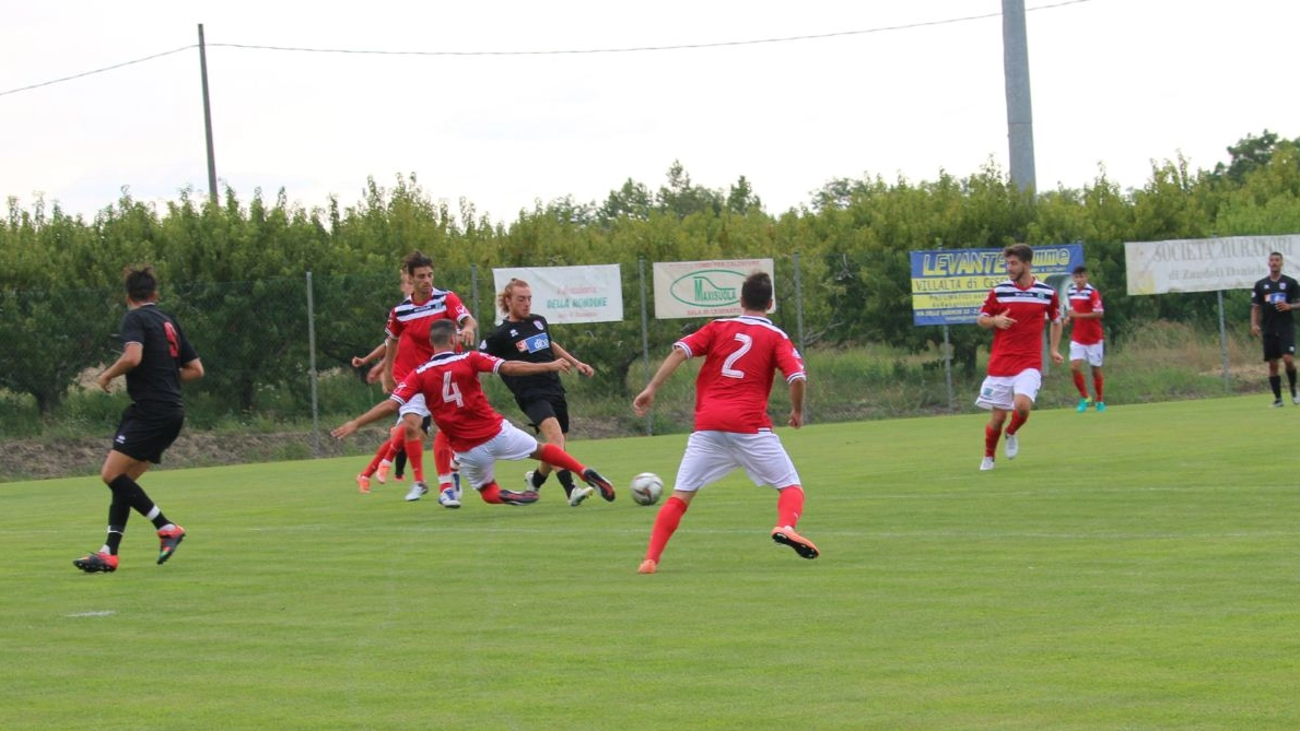 Ridolfi in azione durante l’amichevole San Marino-Vis Pesaro (1-1)