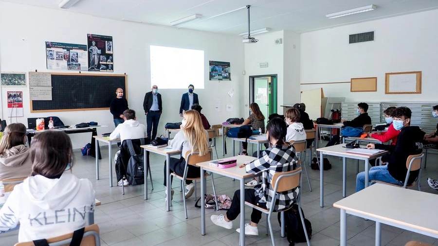 Scuola: l'Emilia Romagna rinvia il rientro in presenza alla superiori