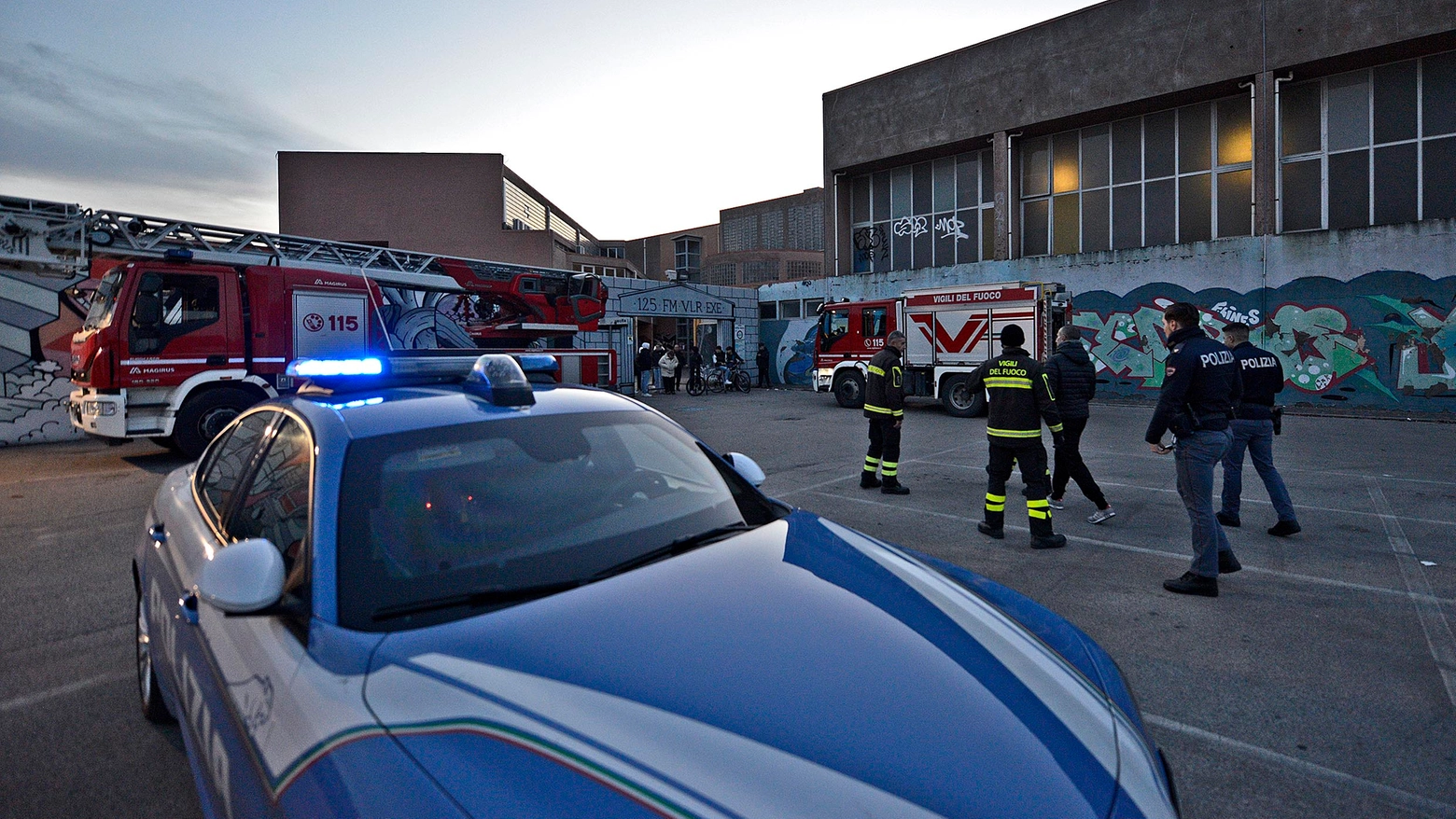 I soccorsi al Campus scolastico di Pesaro, per uno studente caduto dal tetto
