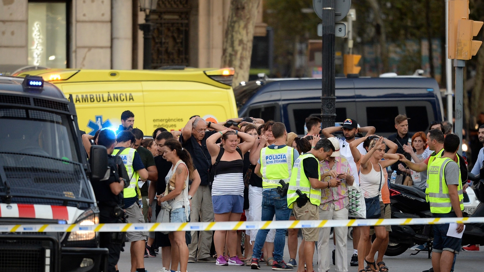 Attentato a Barcellona, "ho visto l’inferno sulla Rambla dal balcone di casa mia"