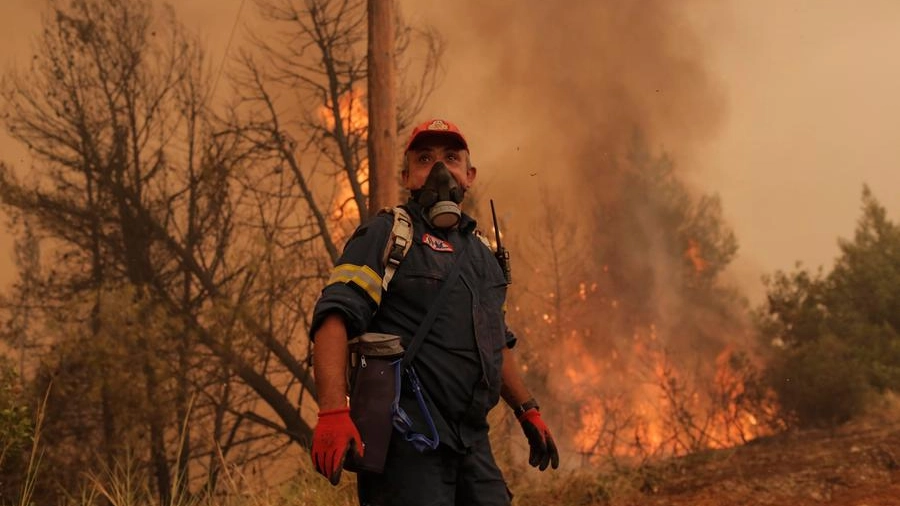 Gli incendi in Grecia nell'estate 2021 (foto Ansa)