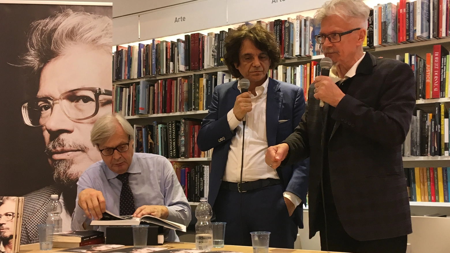 Vittorio Sgarbi, Sandro Teti, Eduard Limonov all'Ibs di Ferrara