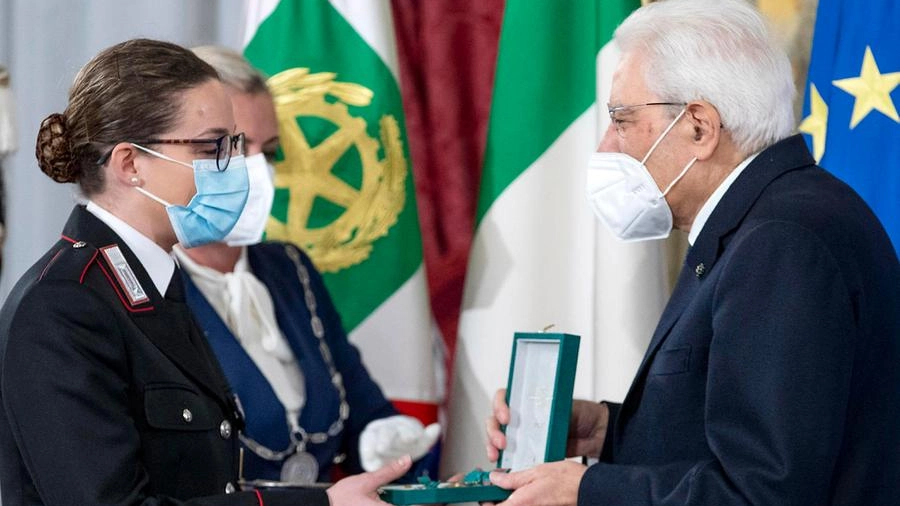 Martina Pigliapoco riceve l'onorificenza da Sergio Mattarella