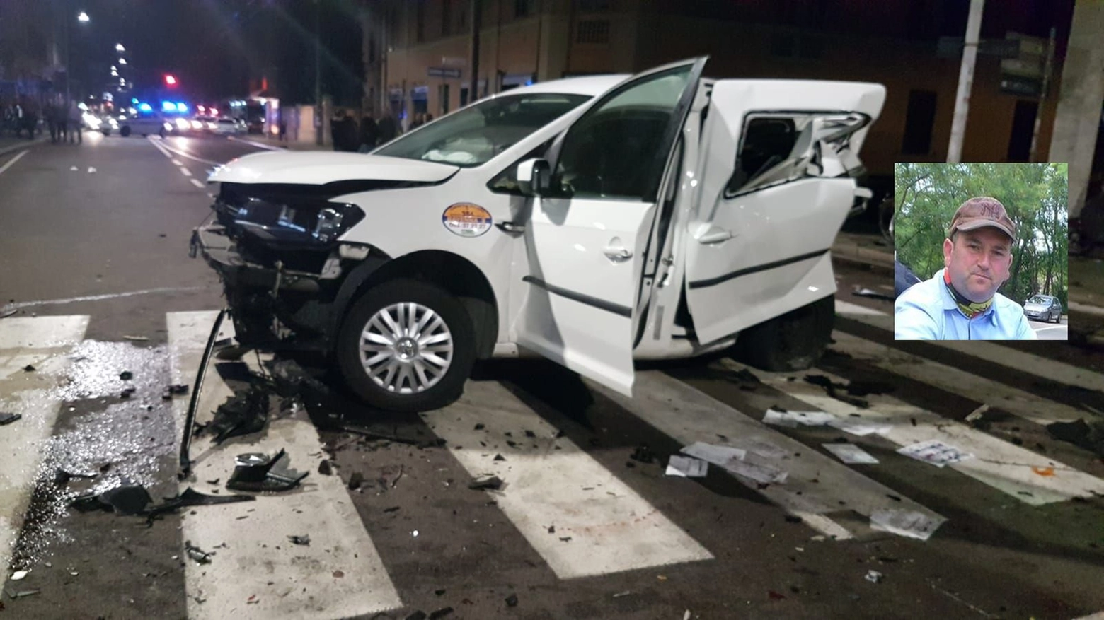 Il taxi distrutto; nel riquadro Fabrizio Cervellini