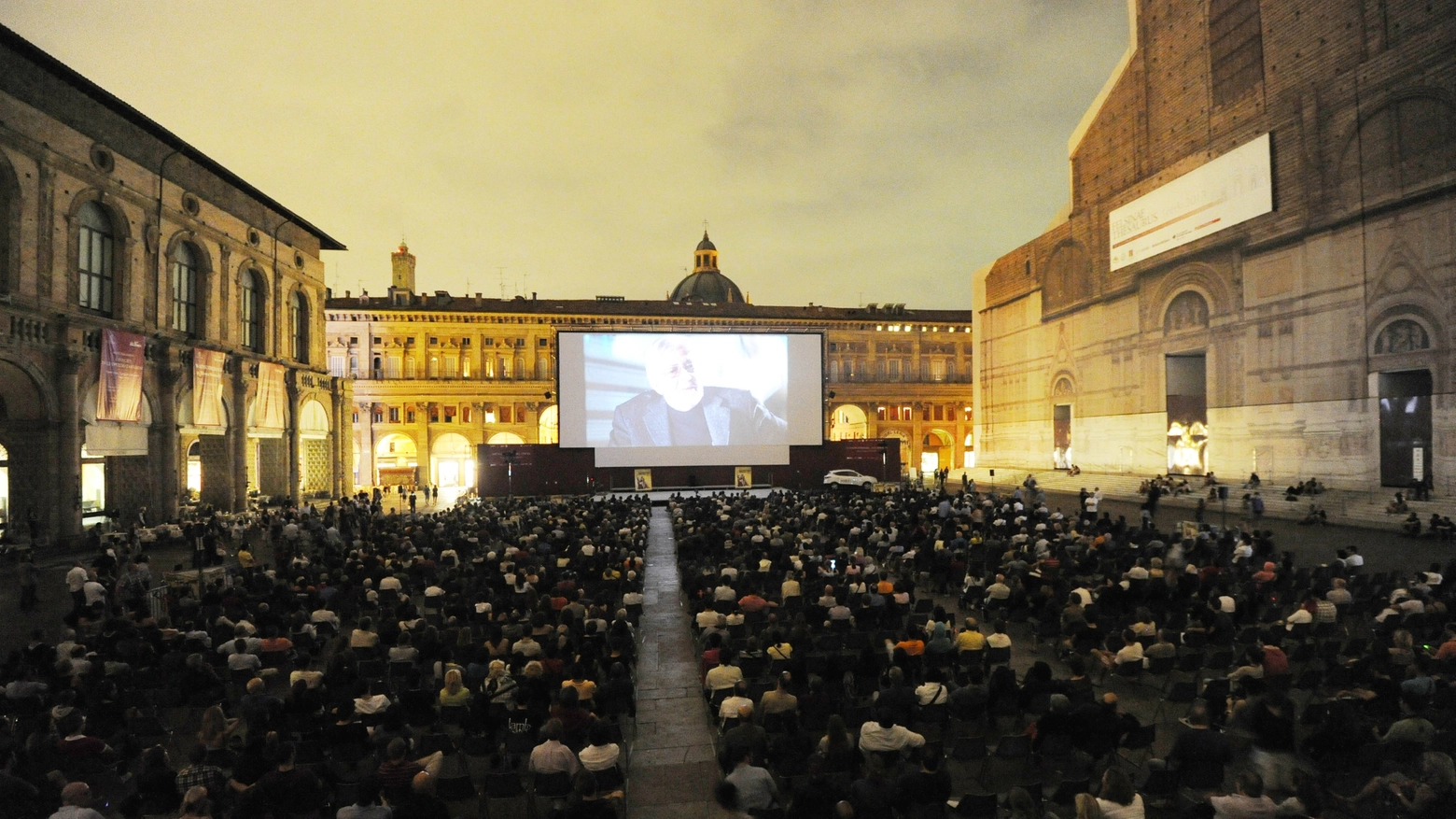 Bologna, tra gli eventi dell'estate 2020 spicca il cinema in piazza Maggiore (Schicchi)