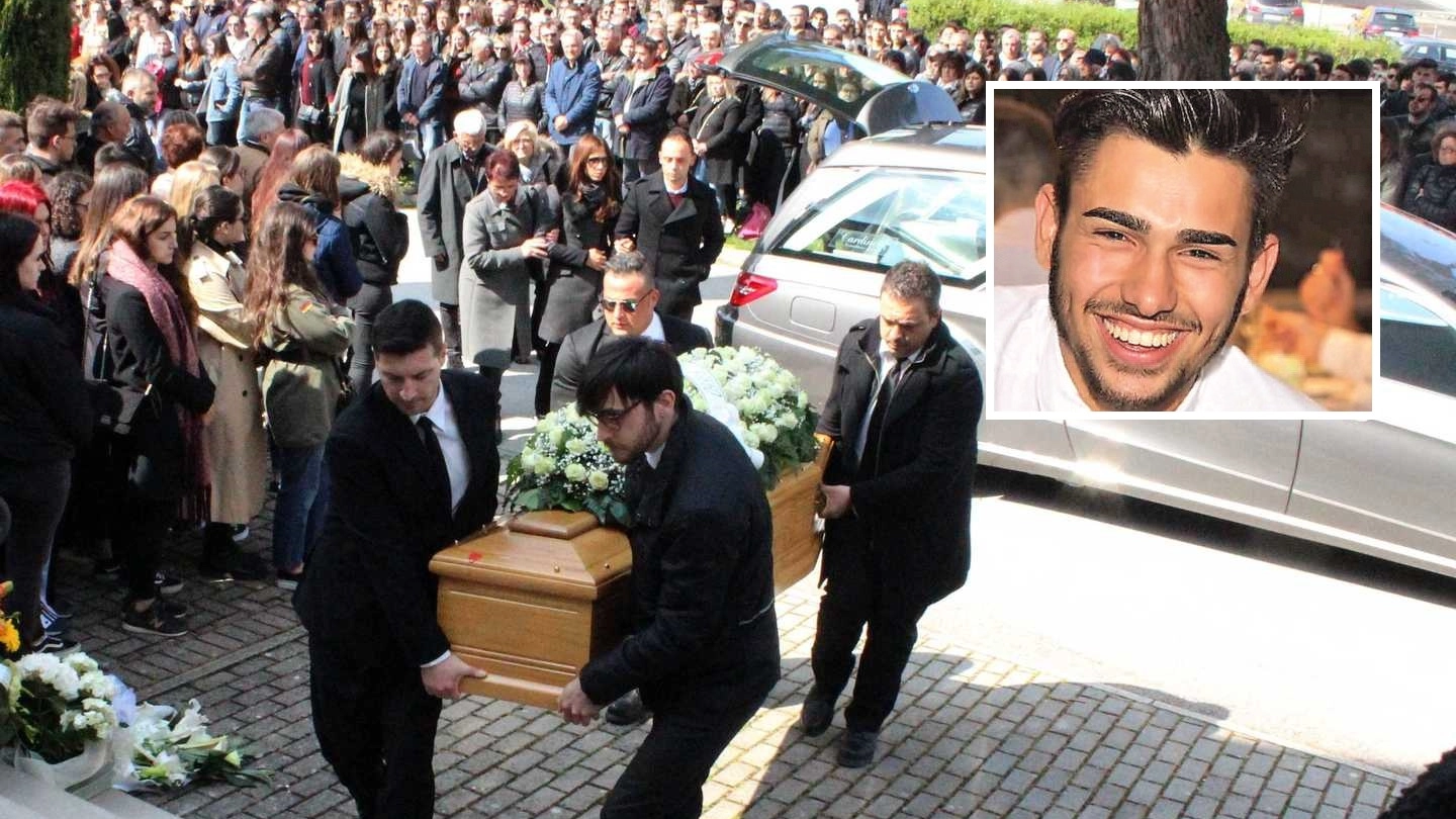 Fossombrone, il funerale di Augusto Schioccola