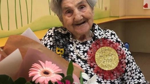 

Nonna Maria festeggia cent'anni a Persiceto: un inno alla gioia