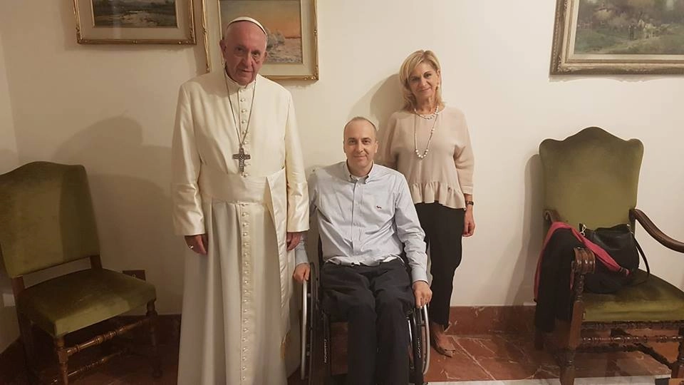 Papa Francesco con Michele Ferri e sua moglie  Loretta a Santa Marta