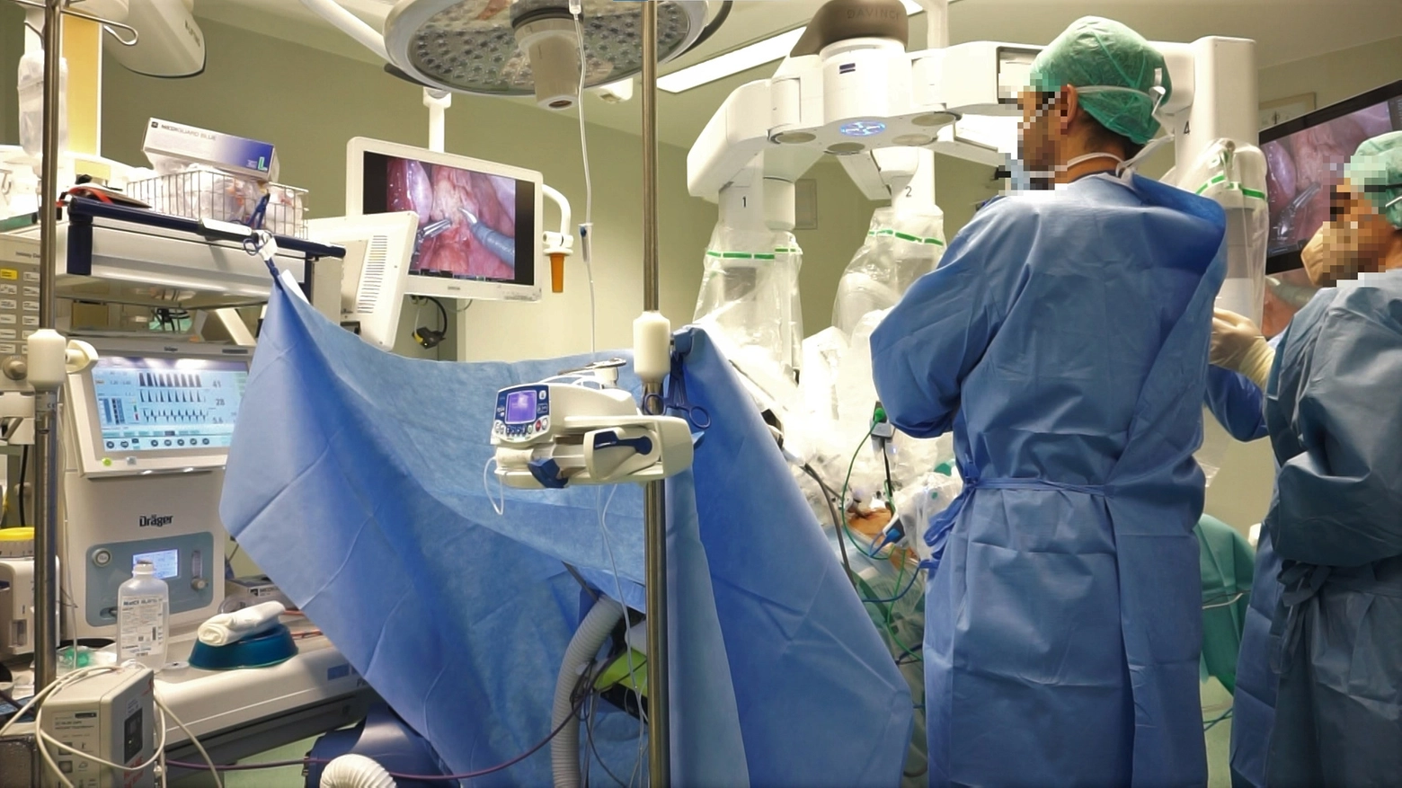 Due chirurghi in sala operatoria (foto di repertorio)