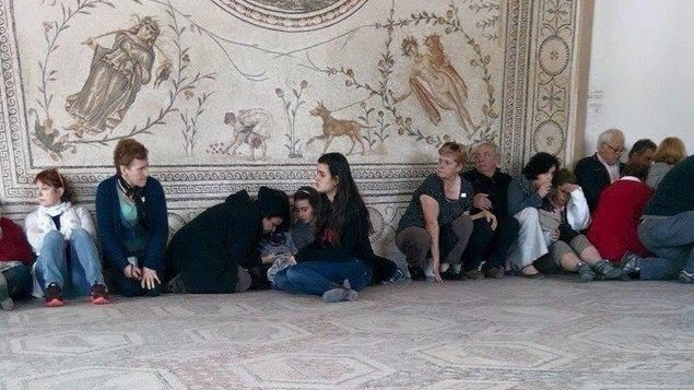 Tunisi, turisti in ostaggio nel museo del Bardo 