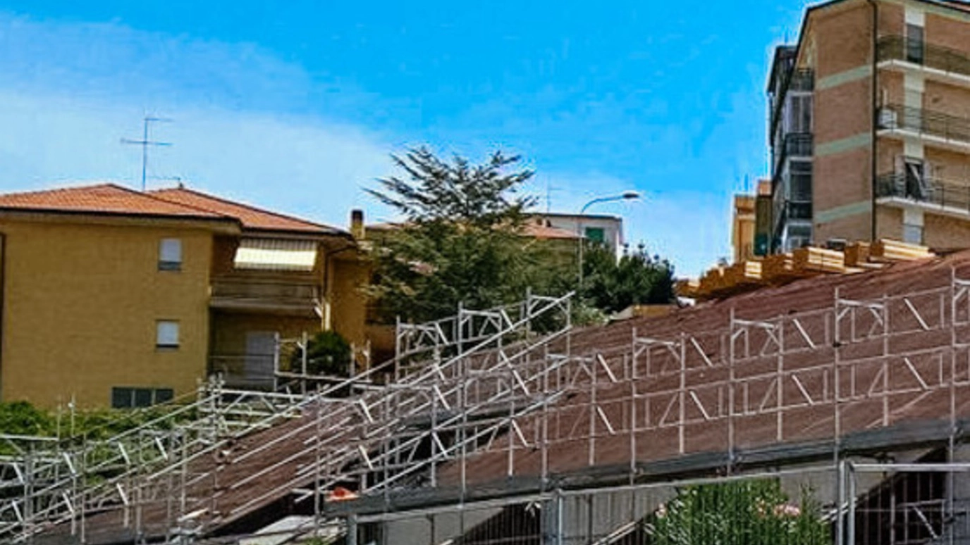 Piscina comunale di Fermo (foto Zeppilli)