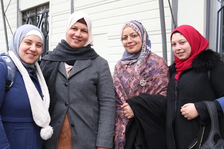 Le tifose Saieda, Amina, Mona e Lobna al Centro islamico di via Pallavicini