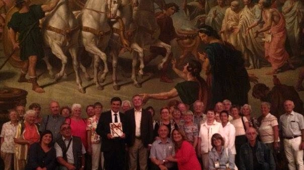 Foto di gruppo col sindaco di Fano al Teatro della Fortuna