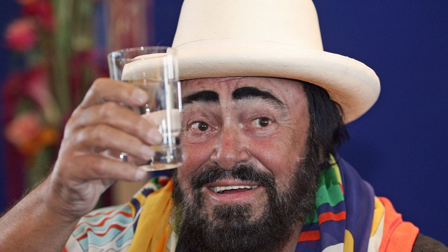 Luciano Pavarotti (Ansa)