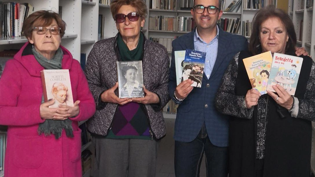 Donati sei volumi sulla beata Benedetta Bianchi Porro alla biblioteca di Rocca