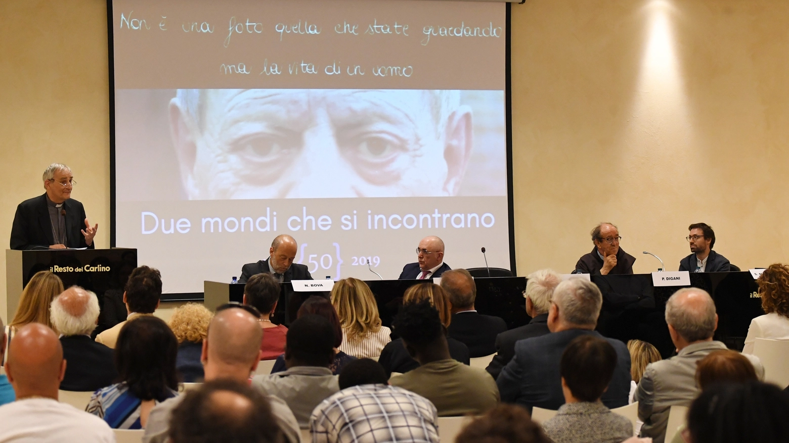 L'arcivescovo Matteo Zuppi presenta la mostra per i 50 anni dalla morte di padre Marella
