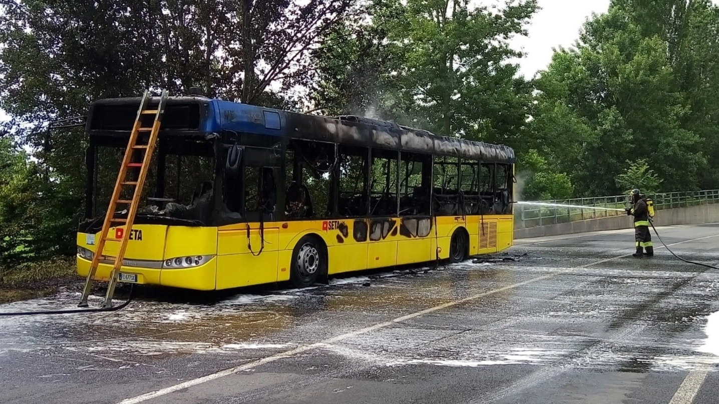 L’autobus di Seta  che ha preso fuoco nella giornata di giovedì