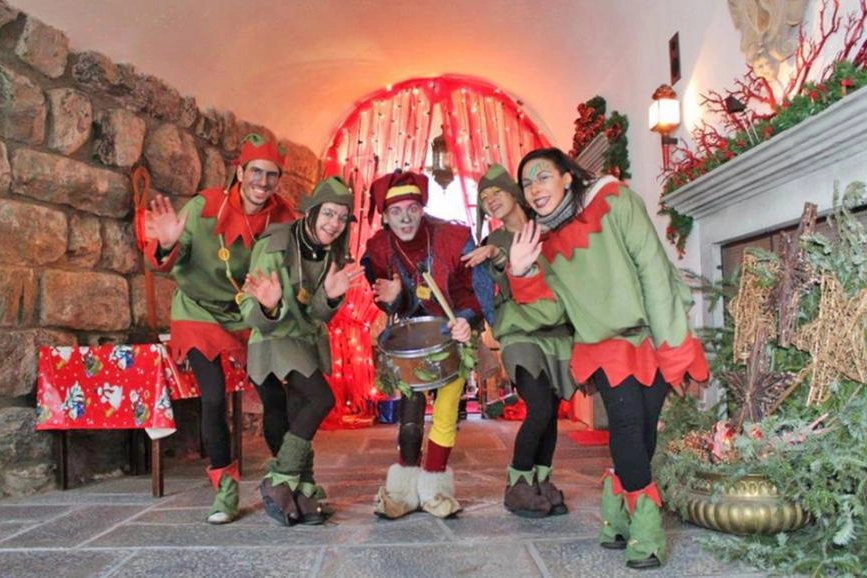 Gli animatori della casa di Babbo Natale a Gromo