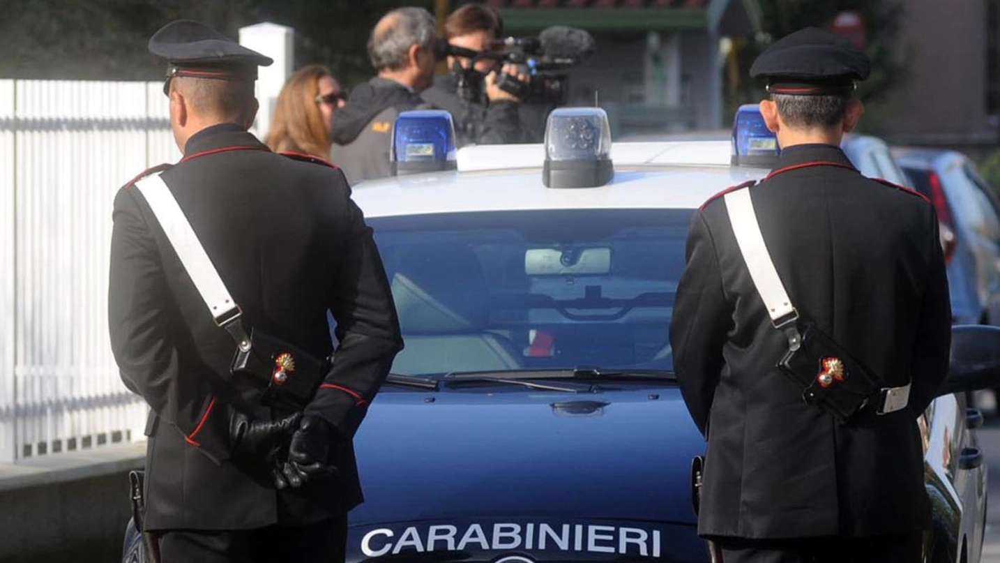 I carabinieri hanno trovato a casa di due minorenni  i documenti della vittima