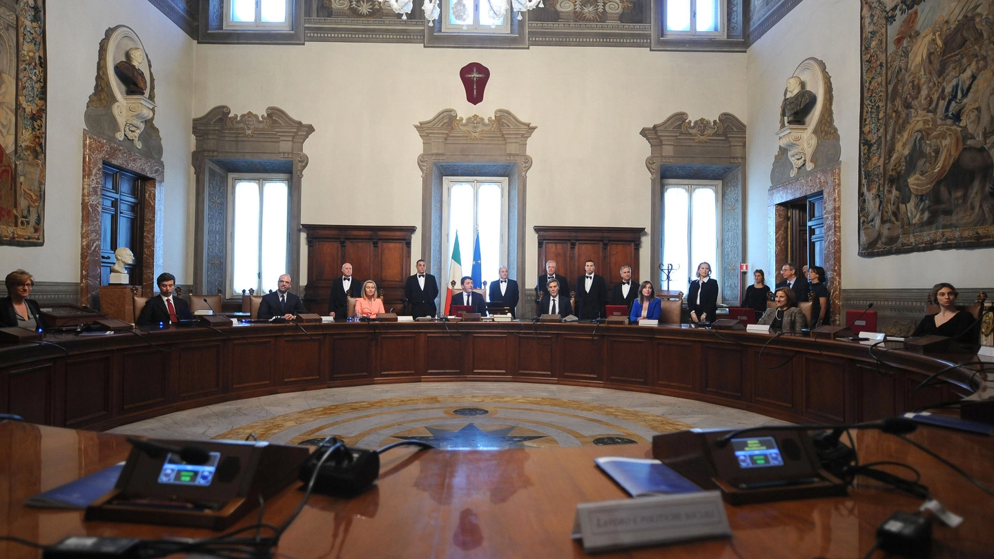 Il Consiglio dei Ministri presieduto da Matteo Renzi (Foto Imagoeconomica)