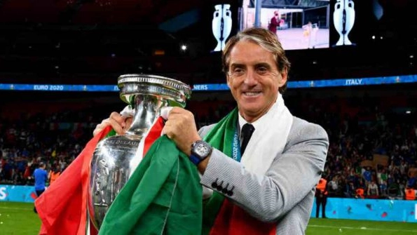 Il ct jesino Roberto Mancini al trionfo europeo