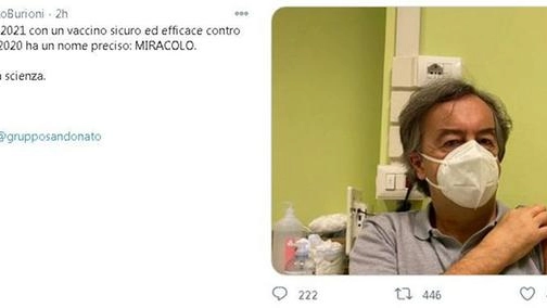 Roberto Burioni riceve il vaccino anti-Covid: il post su Twitter
