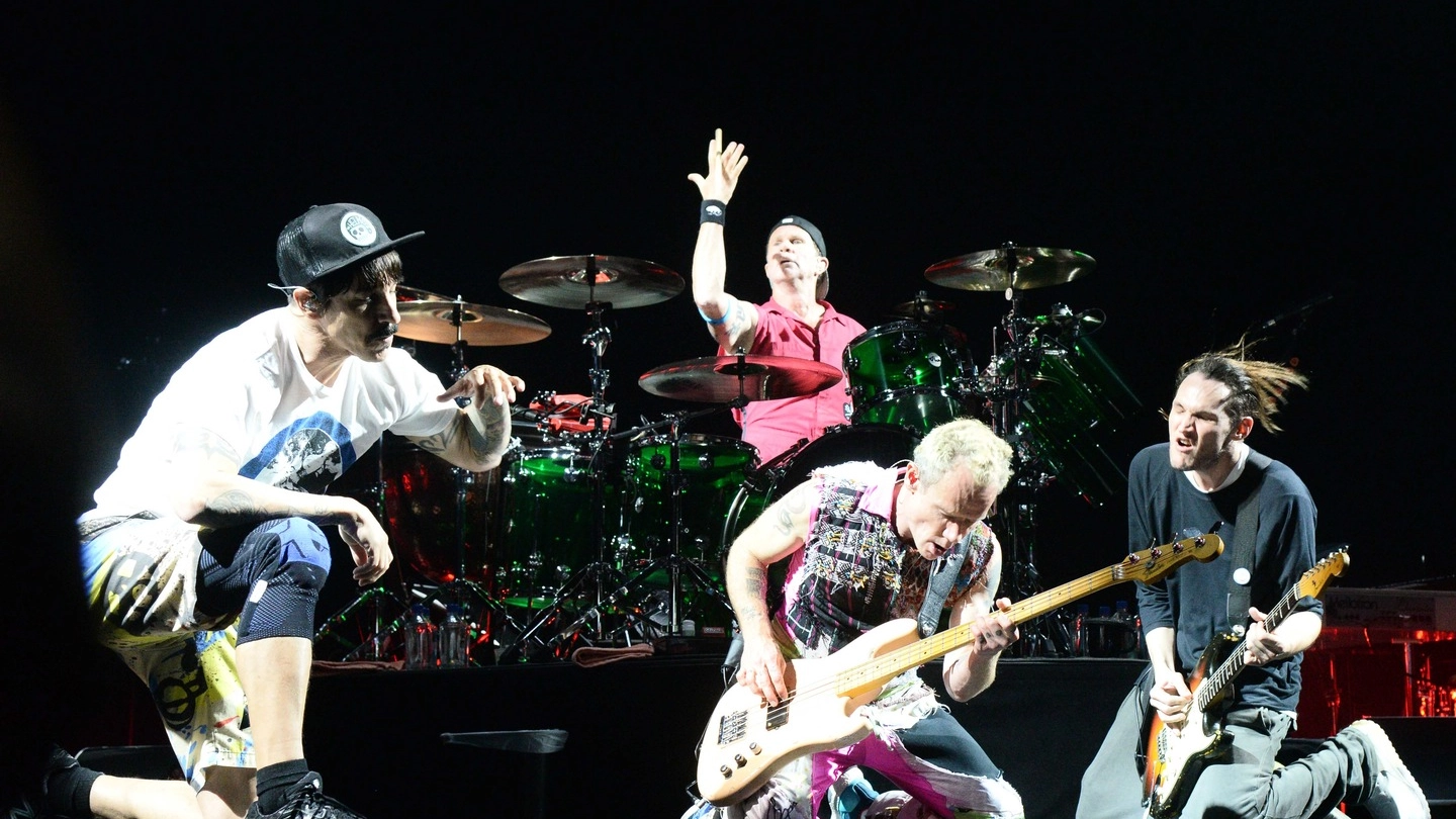 Bologna, il concerto dei Red Hot Chili Peppers (Schicchi)