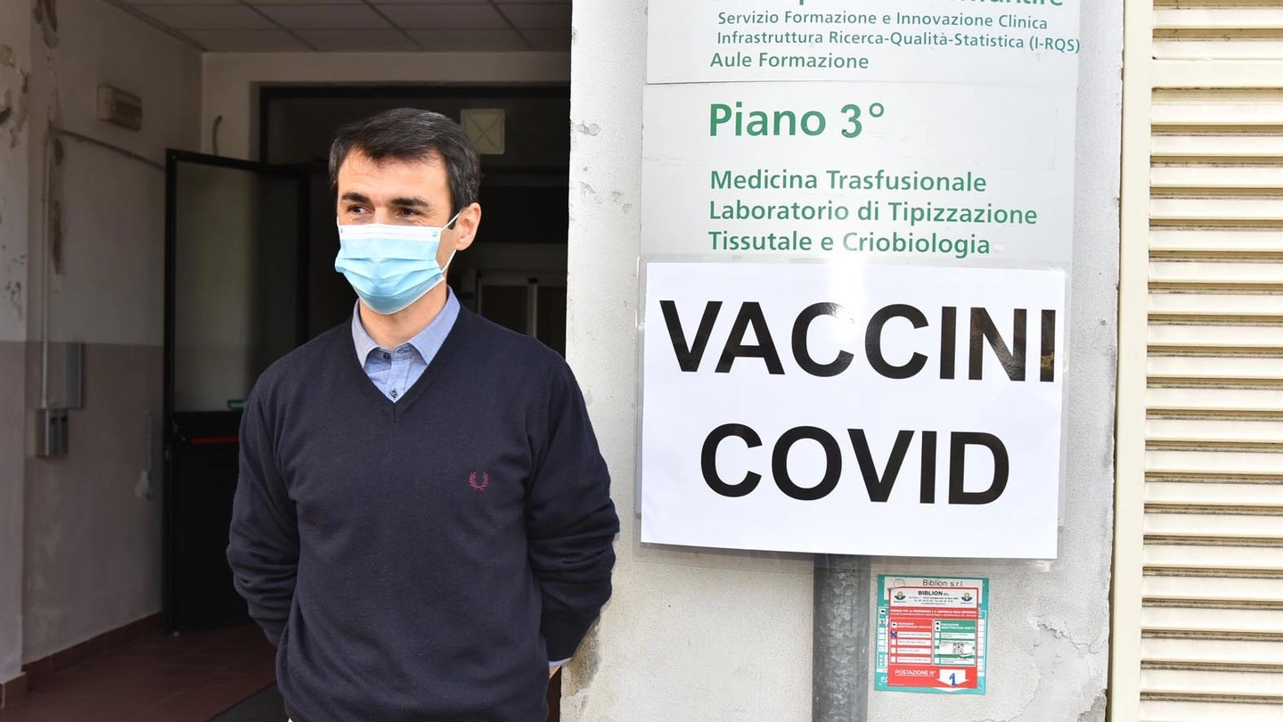 Alessandro Zerbini, il primo reggiano a ricevere il vaccino anti Covid (Foto Artioli)