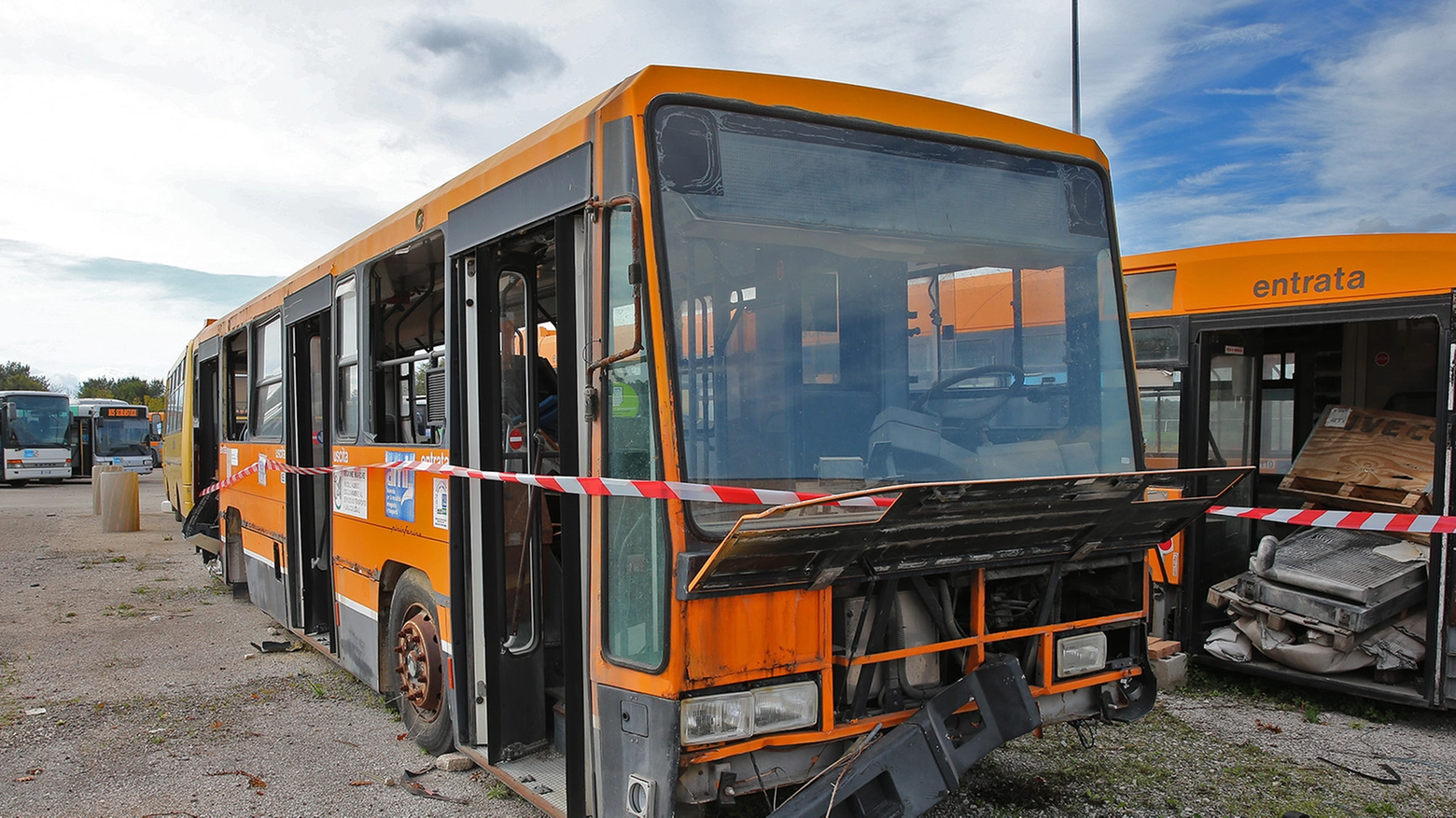 Pesaro, uno dei bus rottamati per cui Ami paga il bollo (Fotoprint)