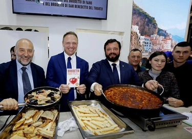 Il BrodettoFest debutta a Barcellona Il ministro: "È il mio piatto preferito"