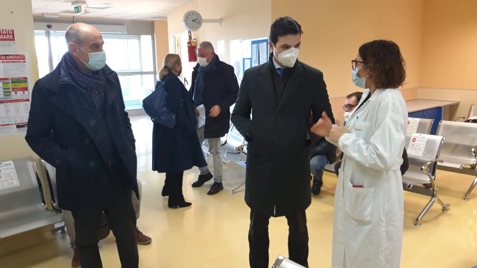 Il sindaco Massimo Bacci all'ospedale Urbani con il governatore Francesco Acquaroli