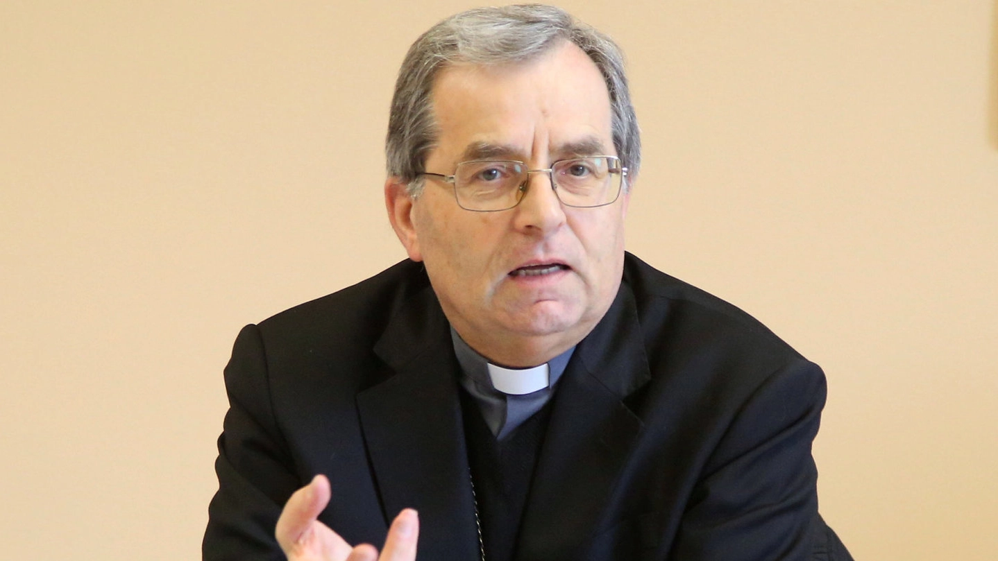 Il vescovo della diocesi di Cesena-Sarsina Douglas Regattieri