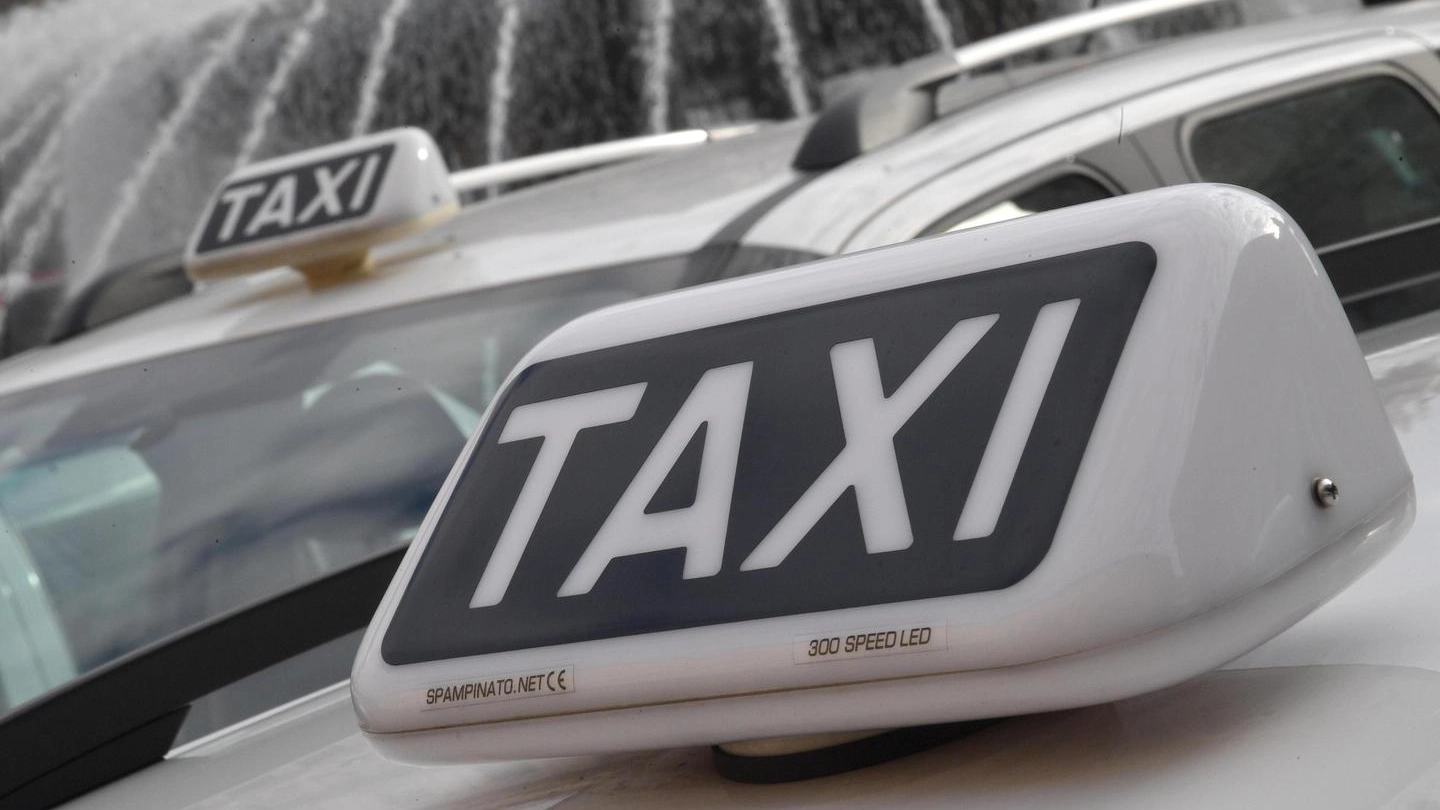 Sciopero nazionale dei taxi il 21 novembre 2017 (Ansa)