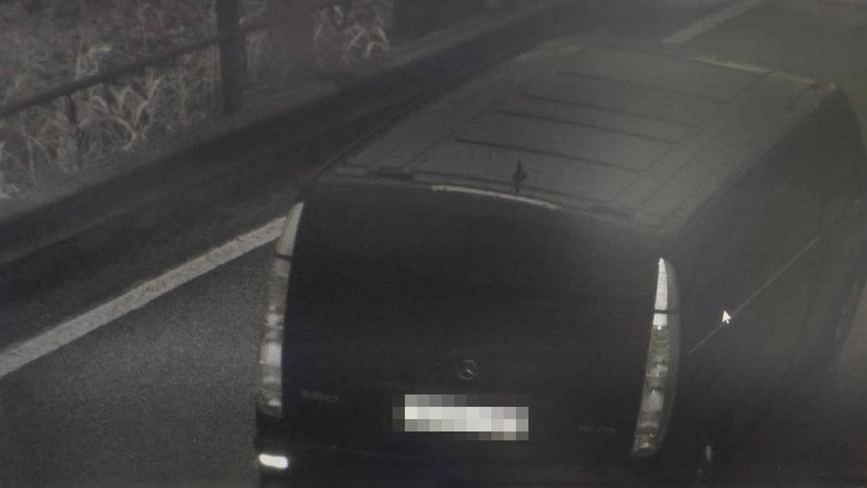 Il frame video del furgone usato per il rapimento del bimbo a Padova